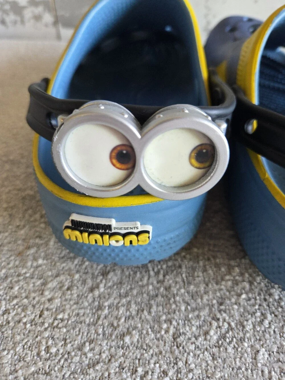 Crocs Kids Minions Classic Clog Shoes J5 Blue Yellow